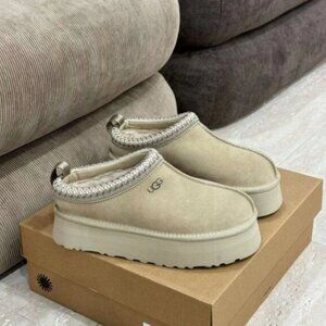 UGG Tazz Slipper SAND NWOT
